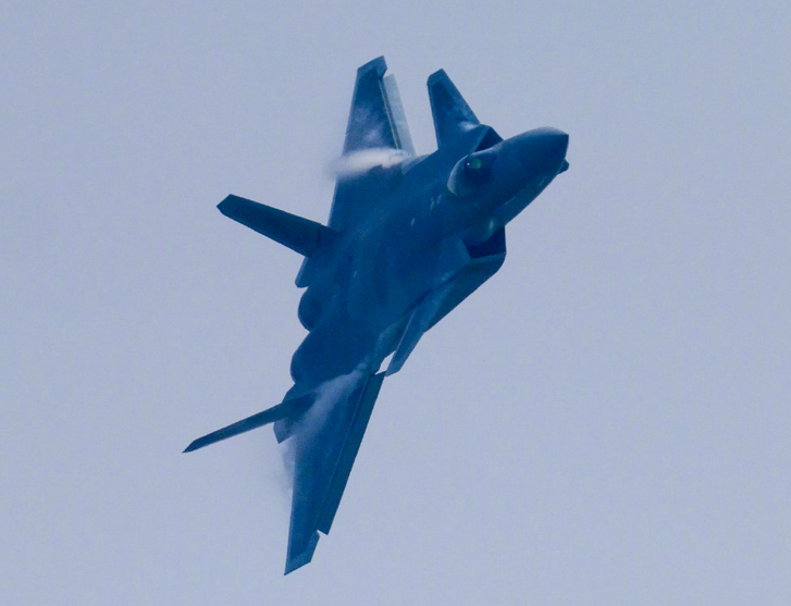 战机排名(美媒公布2021年世界十大最强战机，F-35排第二，苏-57力压歼-20)