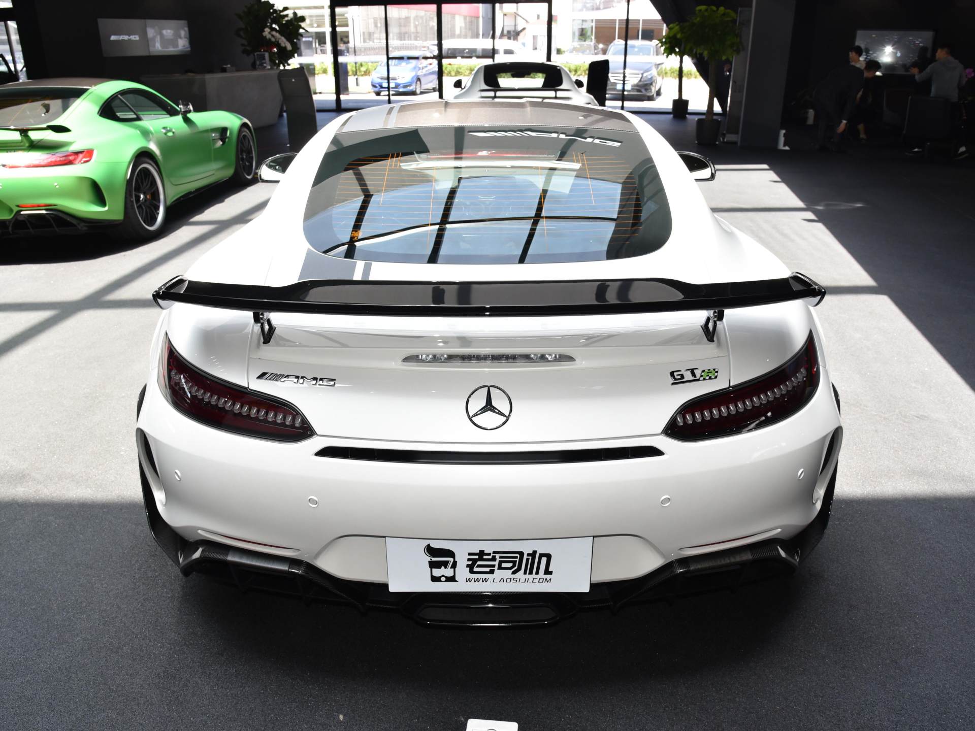 对标保时捷911,奔驰进口大v8,真正的高性能跑车,实拍amg gt
