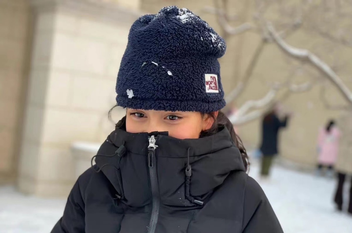 刘烨女儿才10岁就这么美！晒庆生照颜值逆袭终于像妈，混血脸太绝