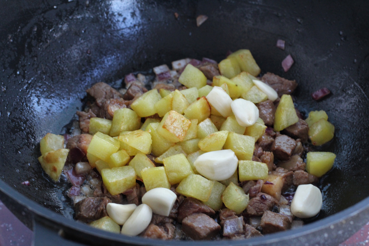 牛肉炒什么好吃（牛肉和土豆是绝佳搭档的教程）