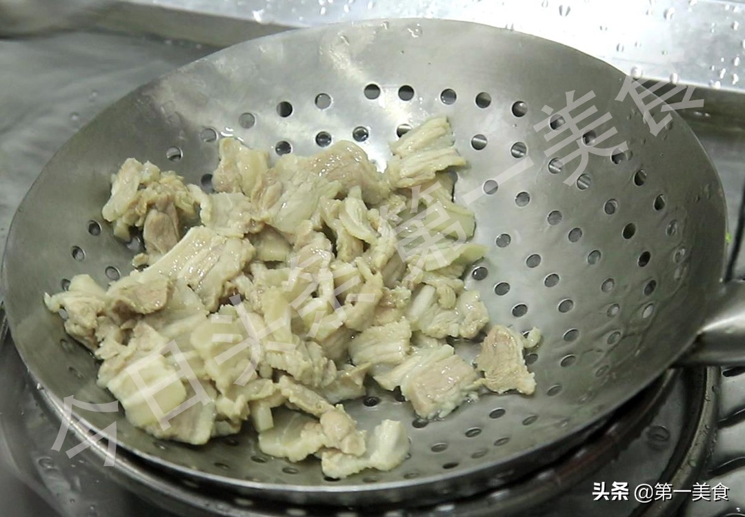 今日冬日，开始数九，习俗要“加菜”，6道热菜换着吃，驱寒滋补