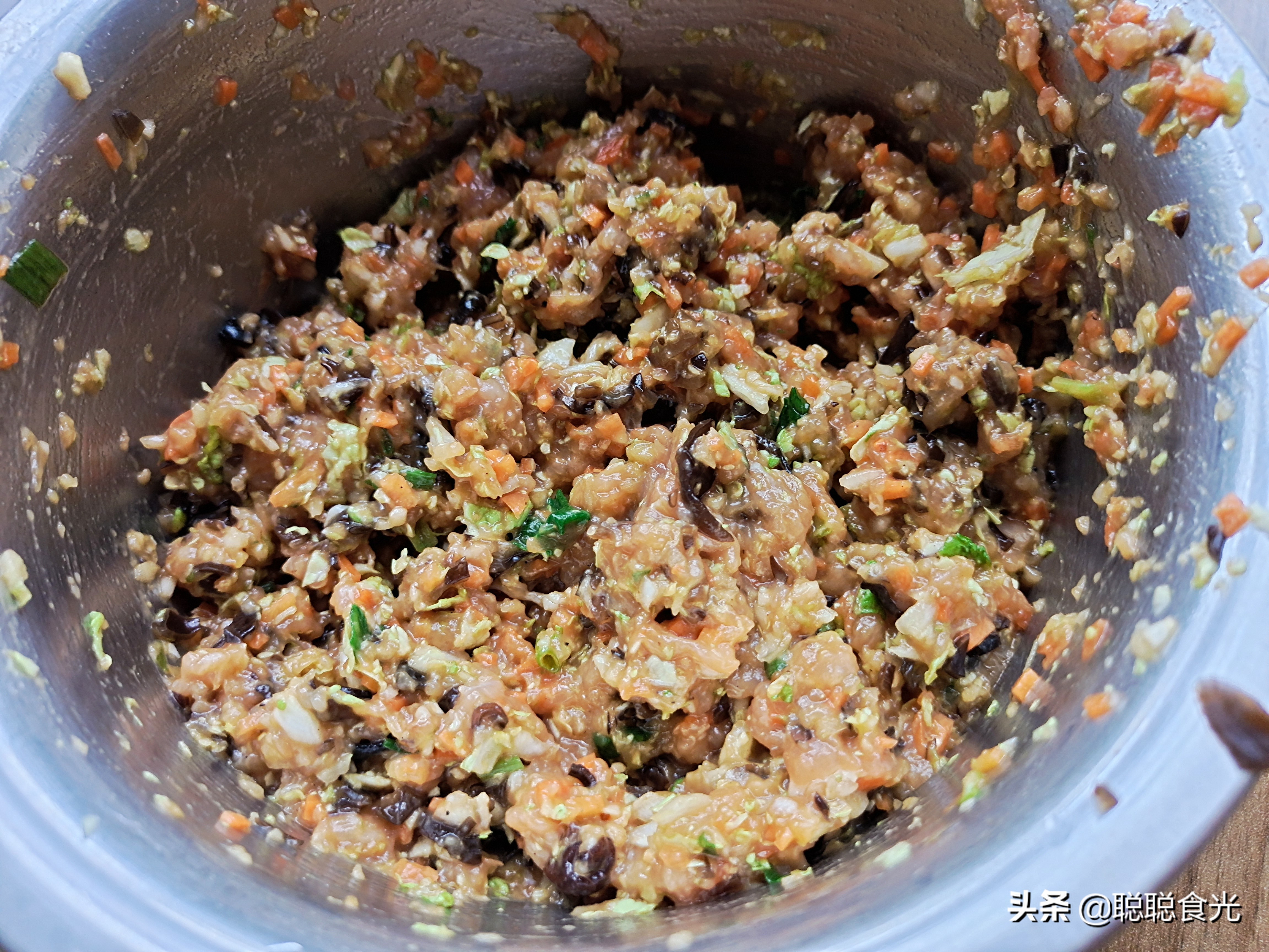 一,白菜木耳胡萝卜猪肉馅