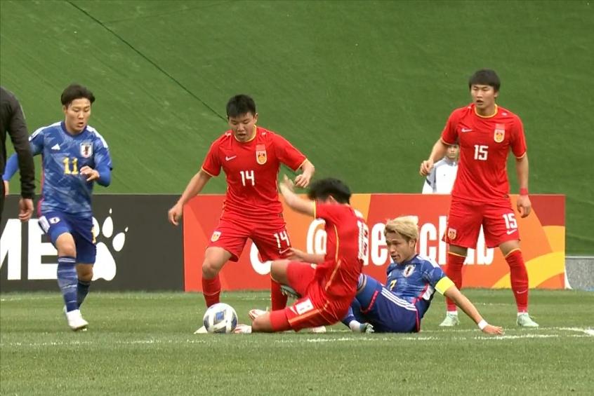 比赛结束，中国1-2日本，唯一进球是对手乌龙，7号球都接不住