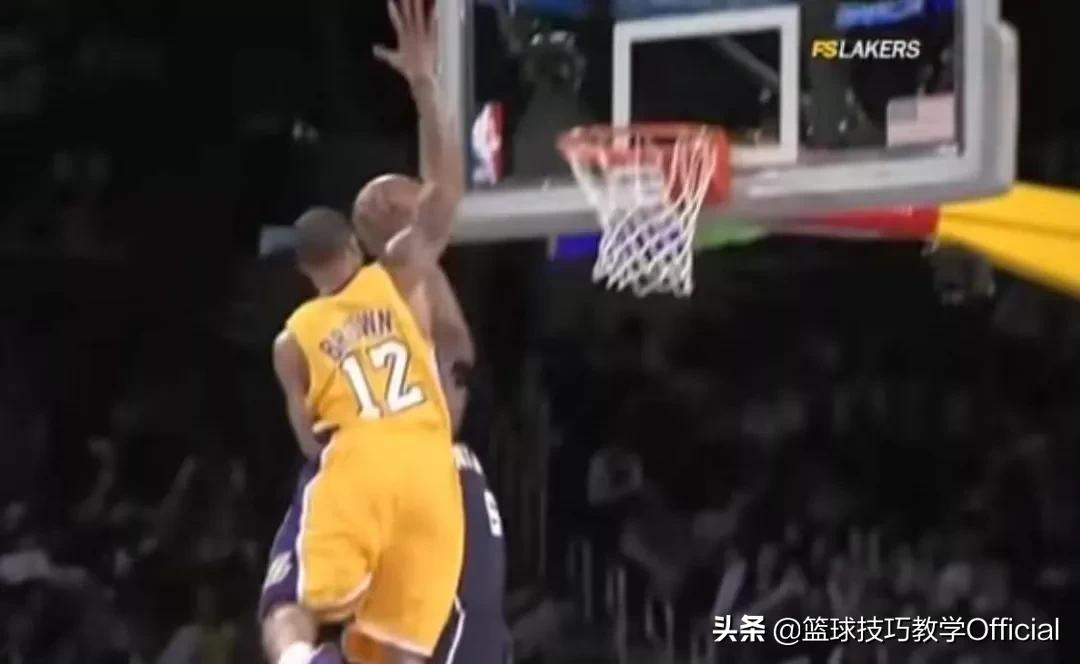 为什么nba封盖打手(莫兰特逆天封盖引爆网络！令湖人功臣上热搜，科比夸张表情成经典)