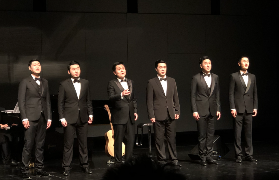 线下演出减少“国家队”组合在直播间无麦唱美声