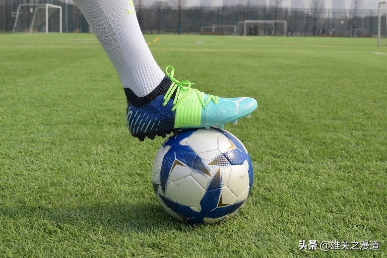 足球鞋买什么鞋钉（Puma Future Z 1.2 MG足球鞋，绿茵实战派）