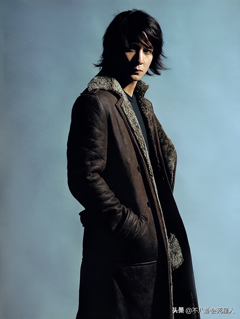 10位港台长发男星，郑伊健帅气逼人，伍佰气质狂放不羁