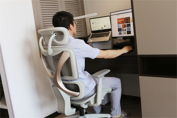 创新XY双背联动结构，真正护腰好椅子，永艺XY月光骑士人体工学椅