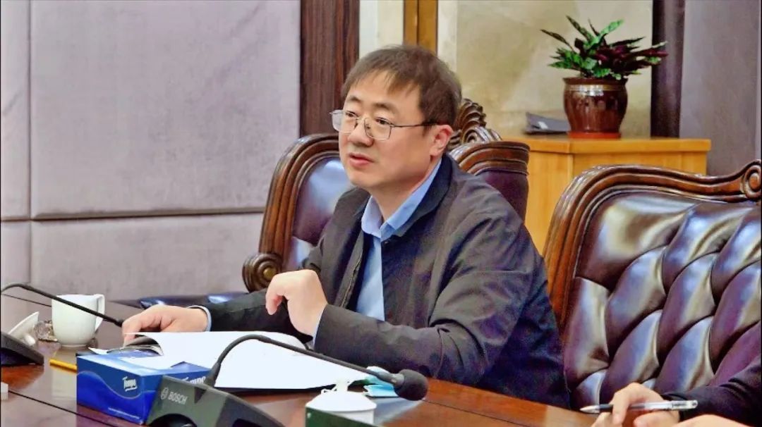 绷紧防疫弦 共创文明城 | 孝义市工信局前来不朽情缘集团进行工作对接