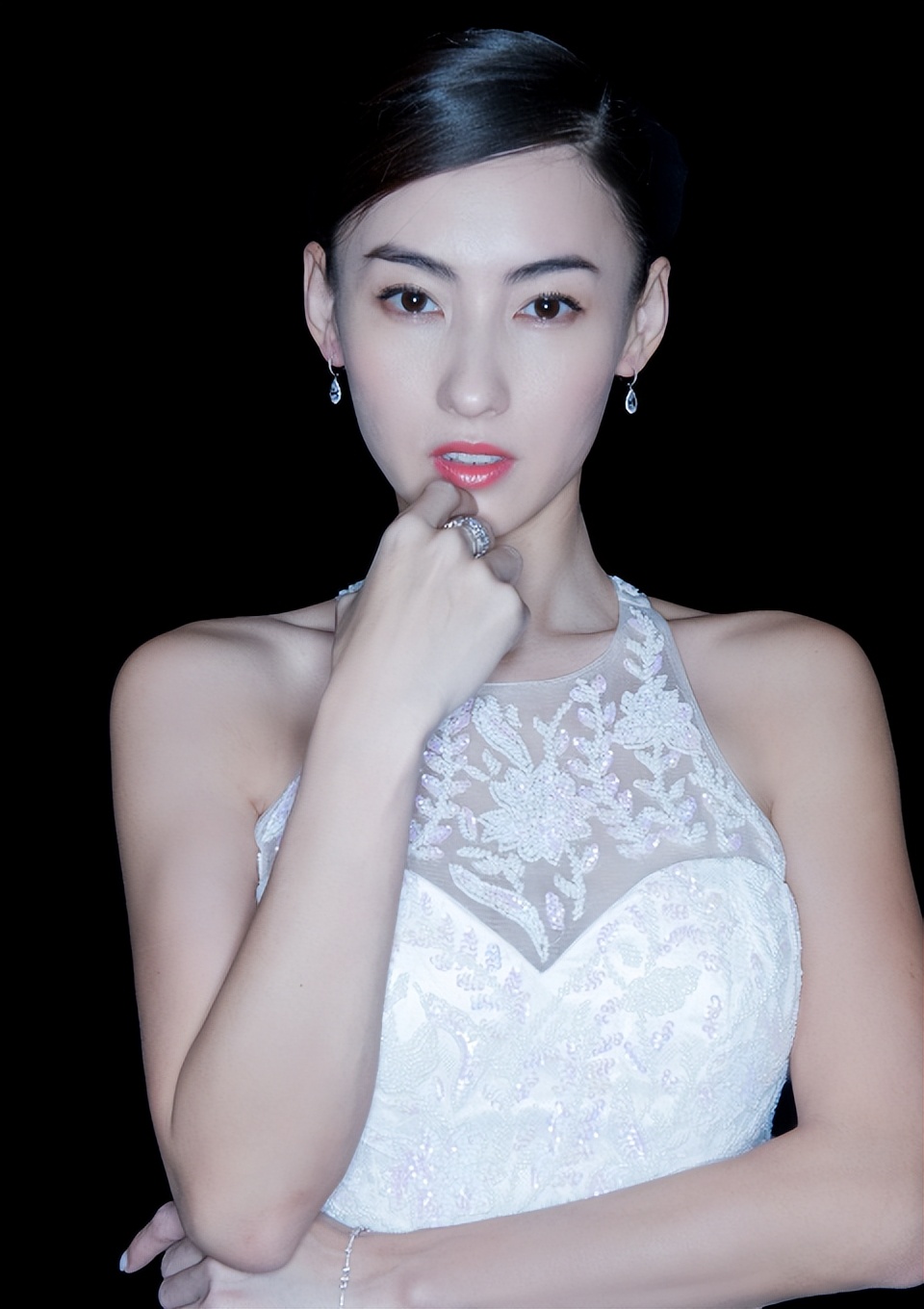 42岁的张柏芝不再被世界宽容