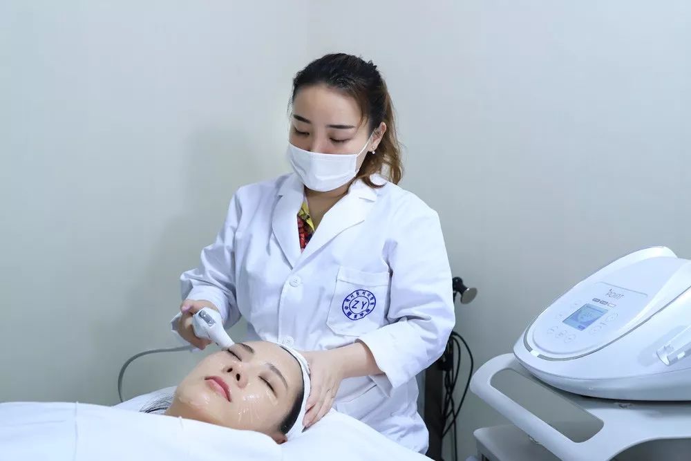 美克拉系统：皱纹为什么那么难去除，皮肤管理中心是如何除皱的