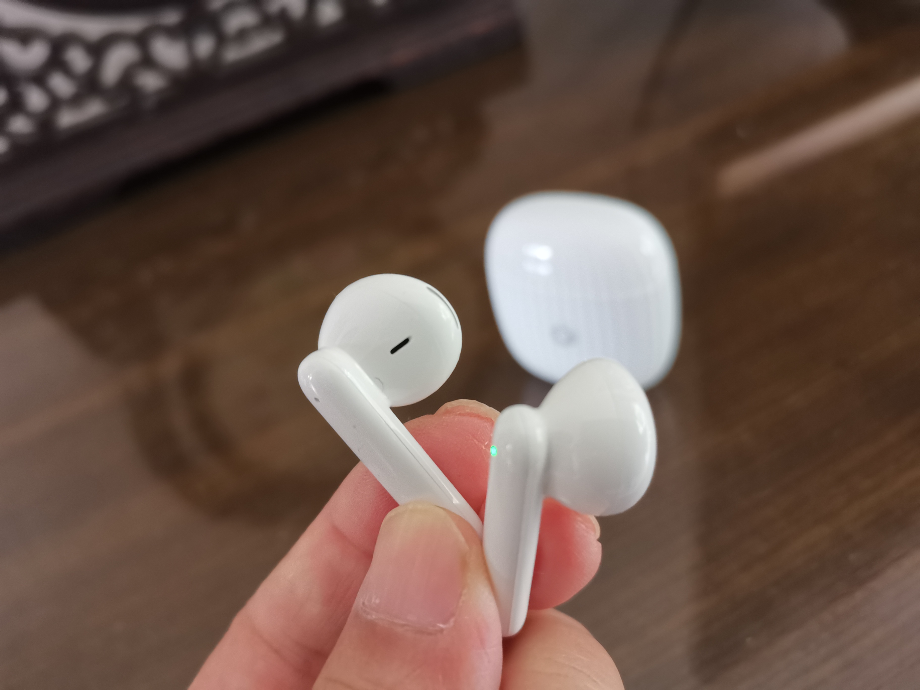 100多元只能买个好看？GIEC CandyPods真无线蓝牙耳机体验