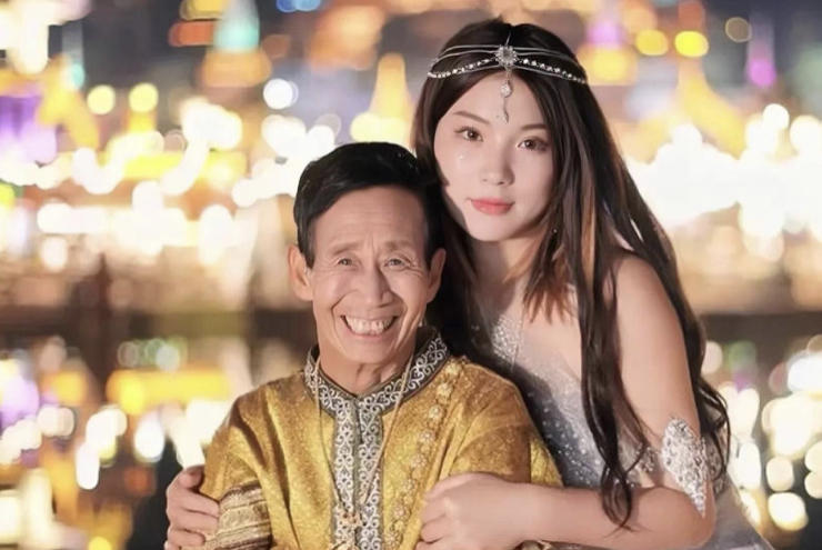 全网第一女"扛爸子":垃圾堆长大,成百万网红,亲父母后悔了吗