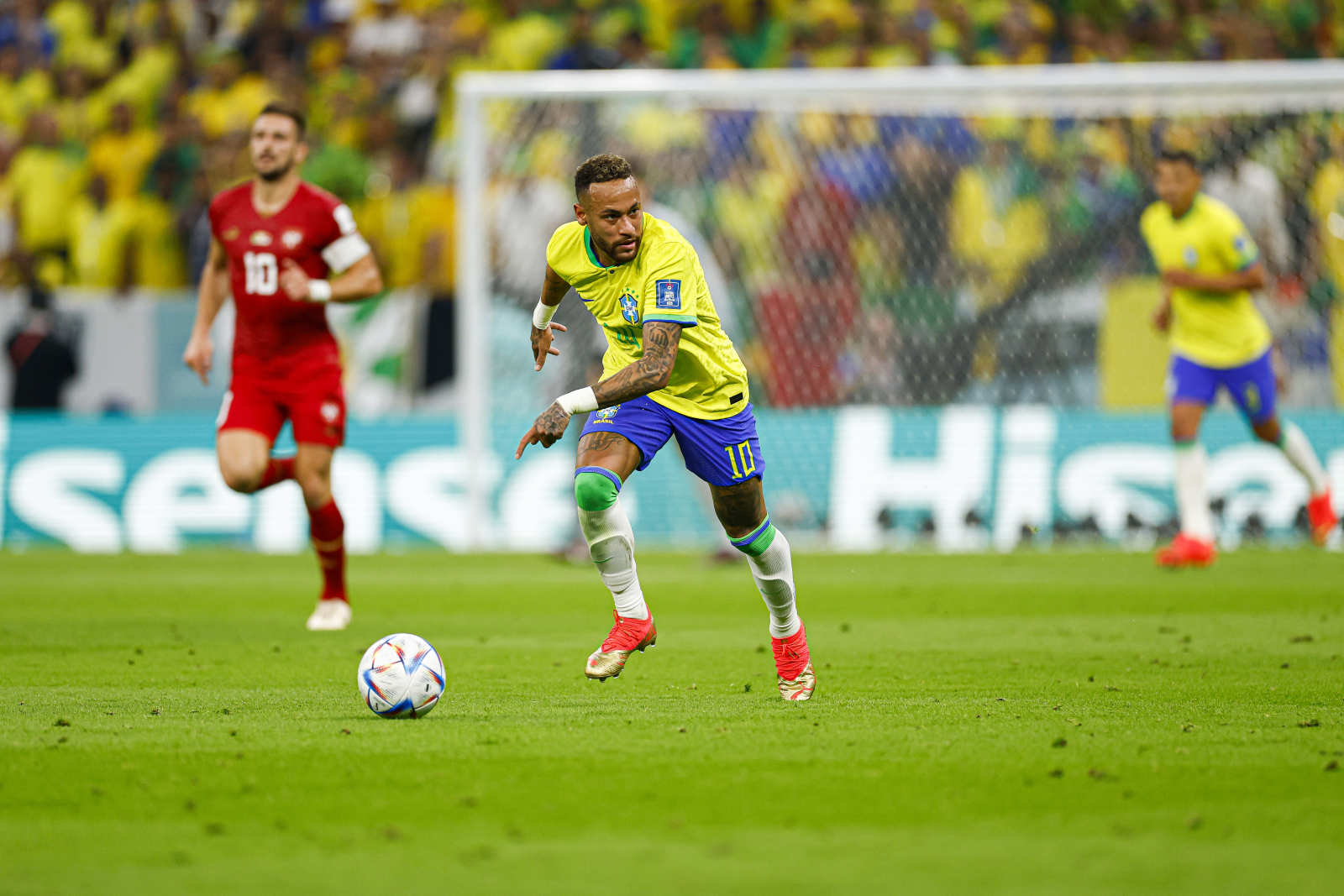 巴西中前场出色（巴西2比0完胜！内马尔表现出色功不可没，主动求变让球迷惊喜）-华海博客