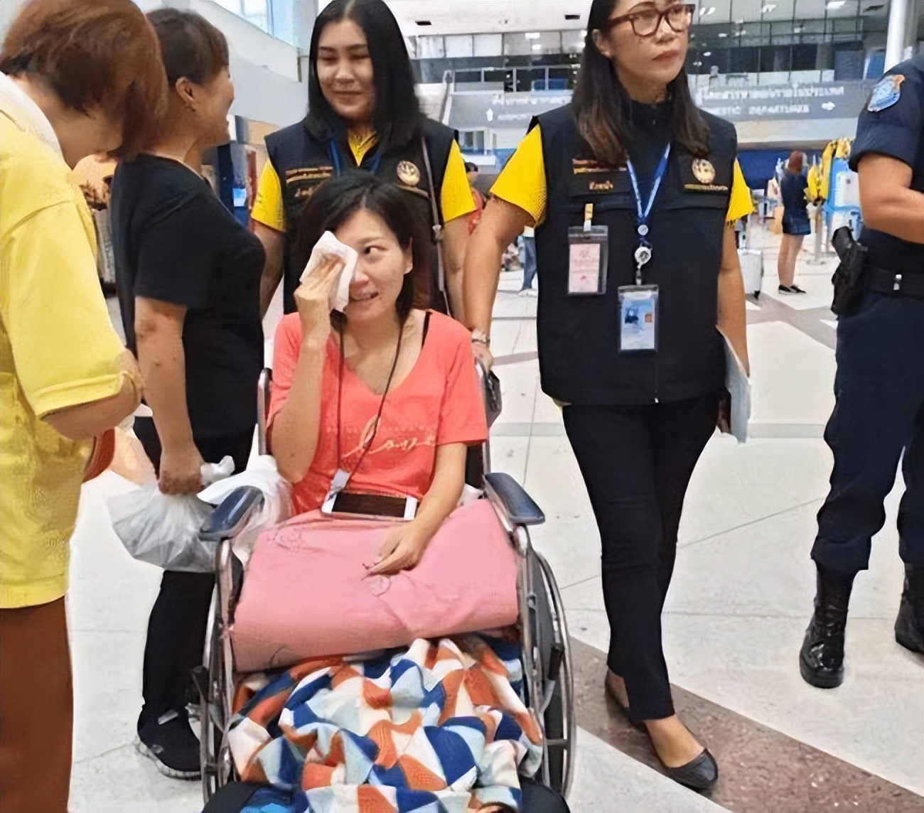 这一次,王暖暖再也没有动用她无底线的善良,她果断离婚,于晓东也获得