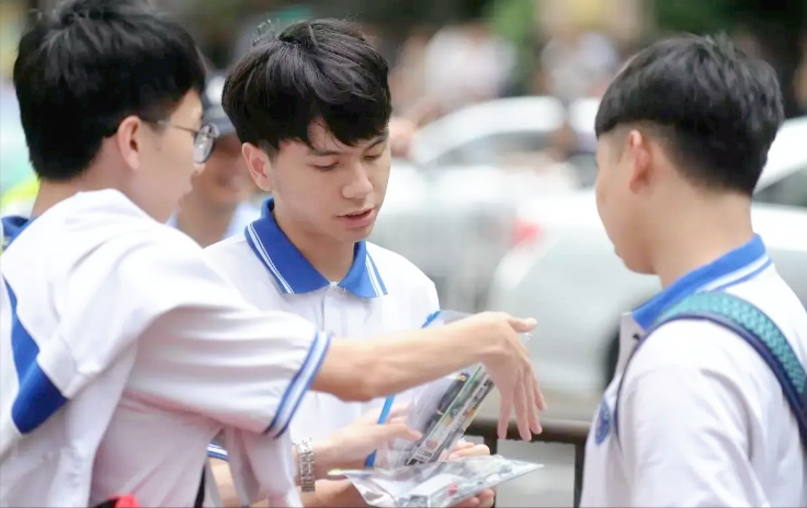 为何高考当天不能穿校服？班主任道出其中玄机，原来还有这层原因