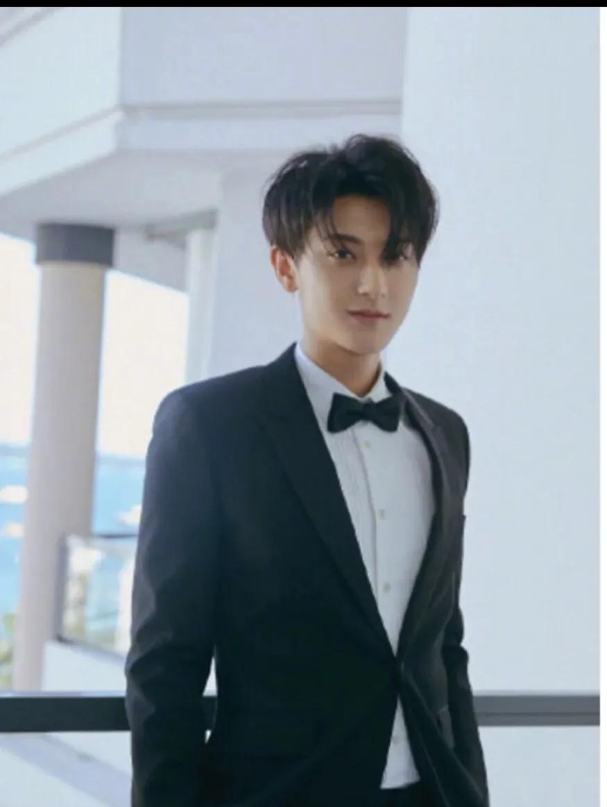 男明星谁穿西装最帅？最后一个直接封神