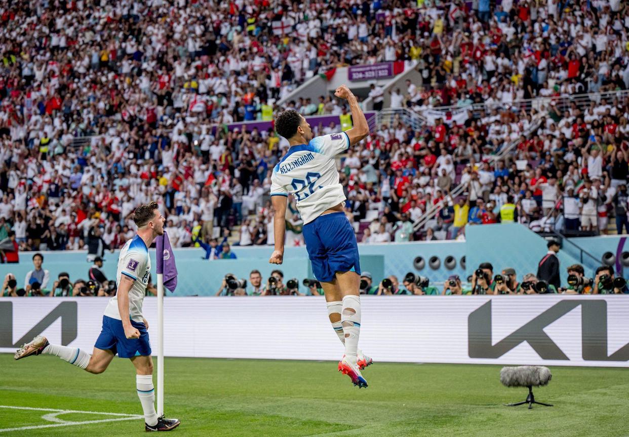 俄罗斯世界杯球场（世界杯上座率造假？4万人球场坐了41721人，看台却有大片空白）