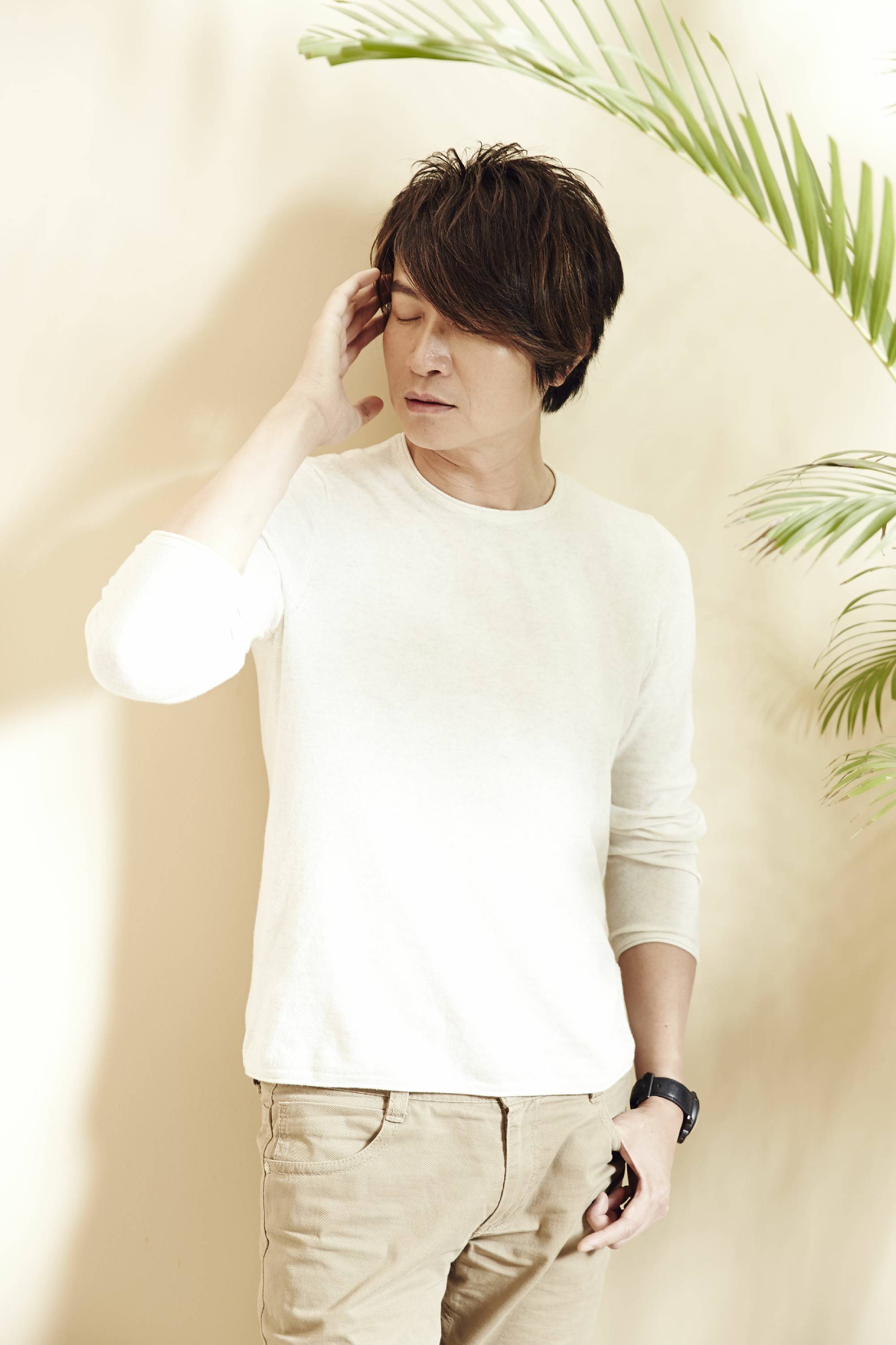 另一首《小酌》也与游鸿明的"音乐诗人"特质格外契合,歌词里的惬意