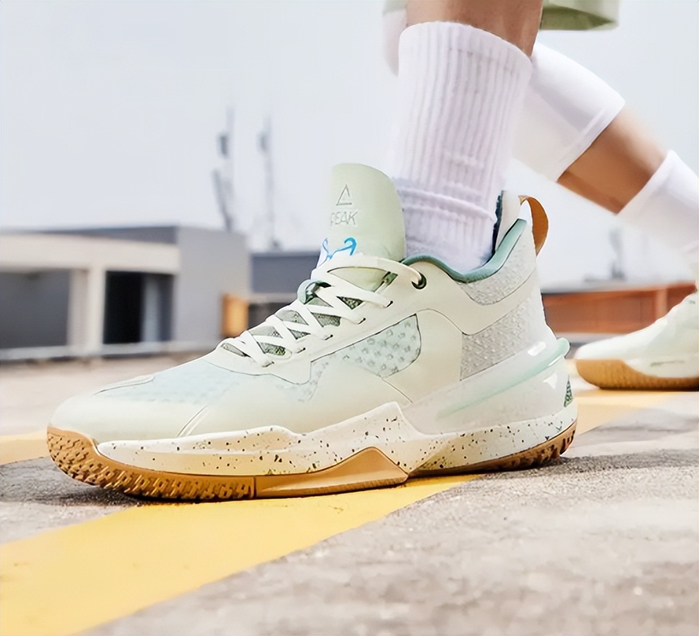 匹克和361篮球鞋哪个好（国产新品！匹克帕克4代回归，361度新鞋好帅，特步抄袭李宁驭帅？）