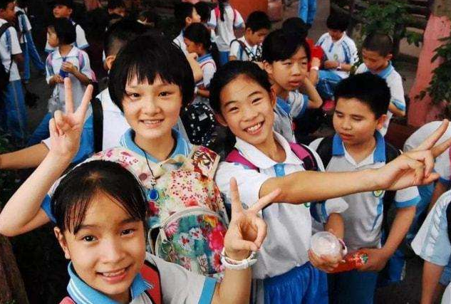 小学生作文《我的妈妈真虚伪》，老师笑到肚子疼，妈妈：手有点痒
