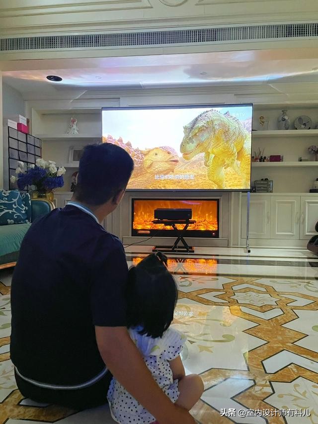 他家四层大别墅，500万豪华装修，客厅摆床、冰箱贴膜，处处踩坑