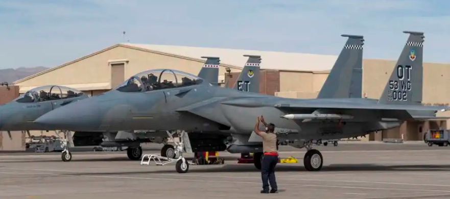 �Ա�����F15����10����ǿ���ģ���ý��F15�Ѿ����Ǽ�10ս���Ķ���