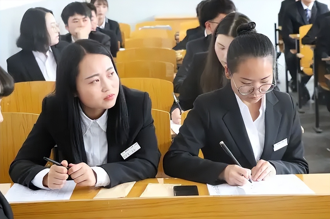 大学生毕业简历（名企HR直言）