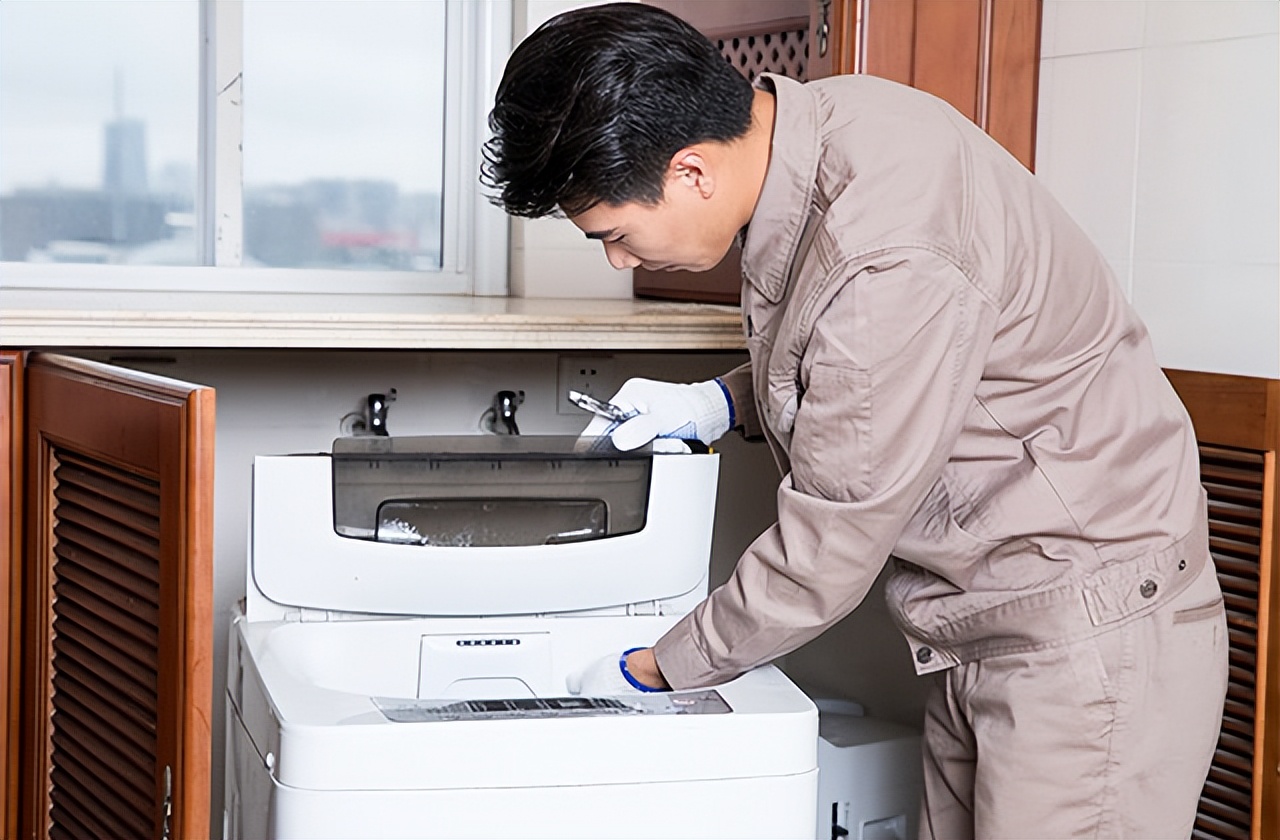 洗衣机进水shui管怎么接水龙头：洗衣机进水管怎么接水龙头图片