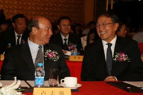 ˾������·����أ��ں����룬ȴ���Լ��Ƴɡ�����Ӣ�ۡ���