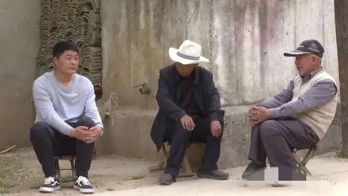 村书记和村主任谁权力更大？有传言要取消村干部，是真的吗？