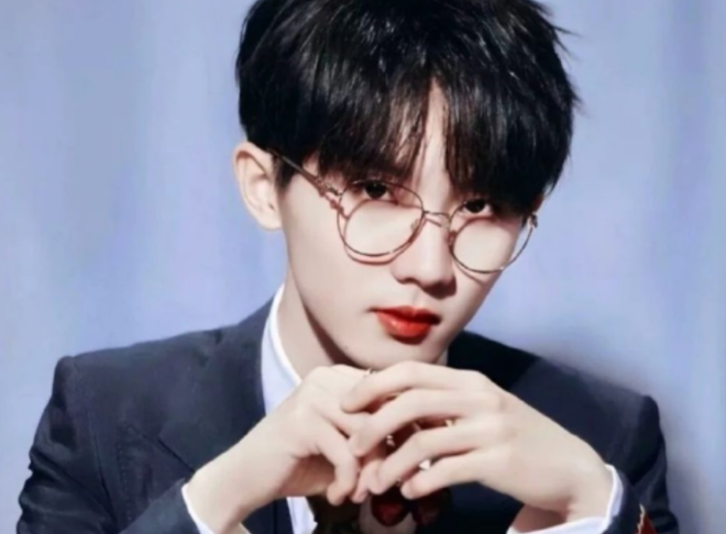 马嘉祺再战高考，被众人调侃为“九漏鱼”后，这次很可能金榜题名