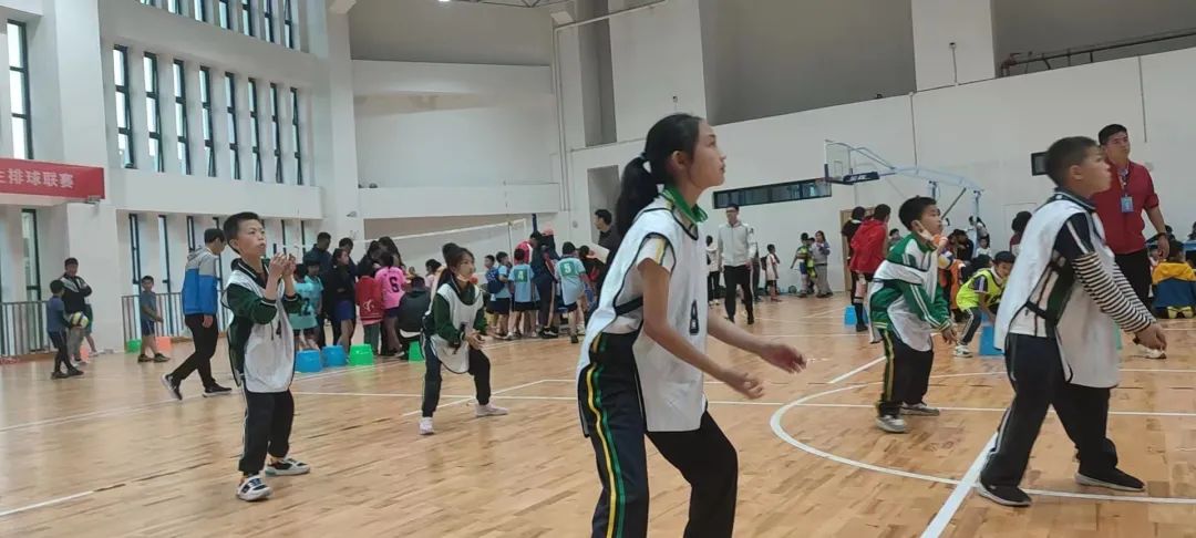 天府新区锦江小学在“天府共享杯”排球联赛中喜获佳绩