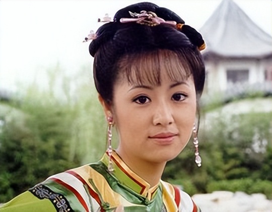 《还珠》夏雨荷为何自己不来找皇上，反而让紫薇千辛万苦进宫？