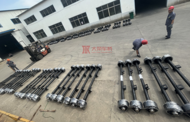 房車也分半掛和中置軸，房車用哪種車橋更合適？