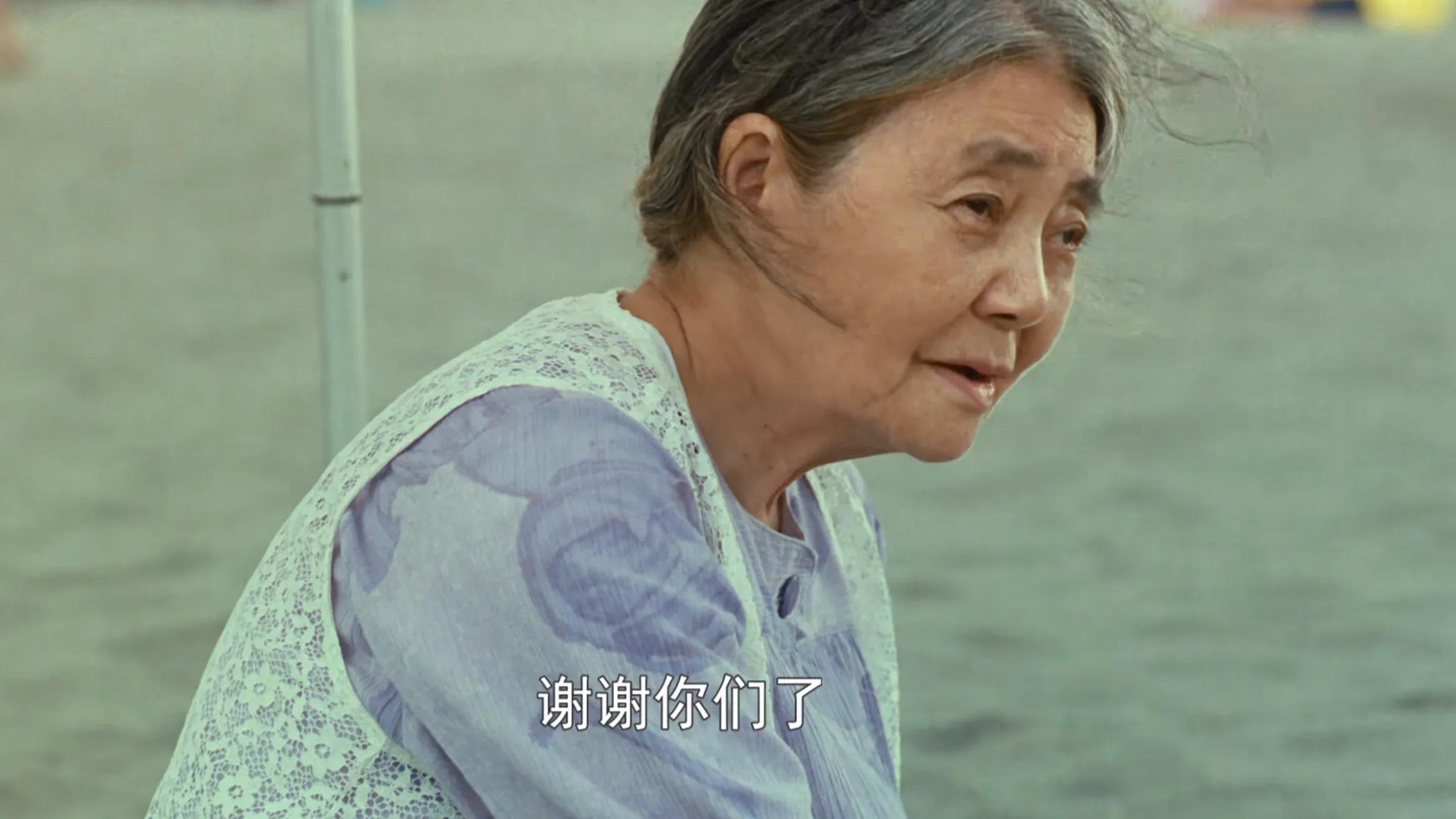 高分电影《小偷家族》，在残酷的现实里寻找一点点光亮