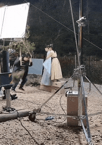 陈晓爬土堆，胡歌划旱船，黄圣依蛇出洞，那些幕后让我笑到肚痛