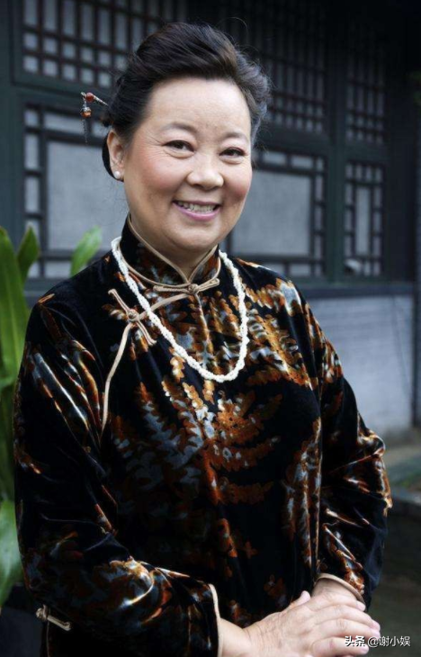 方青卓:结婚半年就离婚,二婚嫁救命恩人,坦言:不嫁他我可能就死了