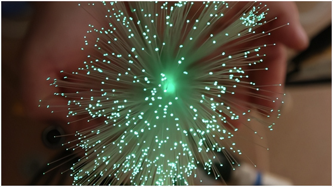 俄罗斯改进了新型光纤通信技术，可降低通信服务成本并提高吞吐量