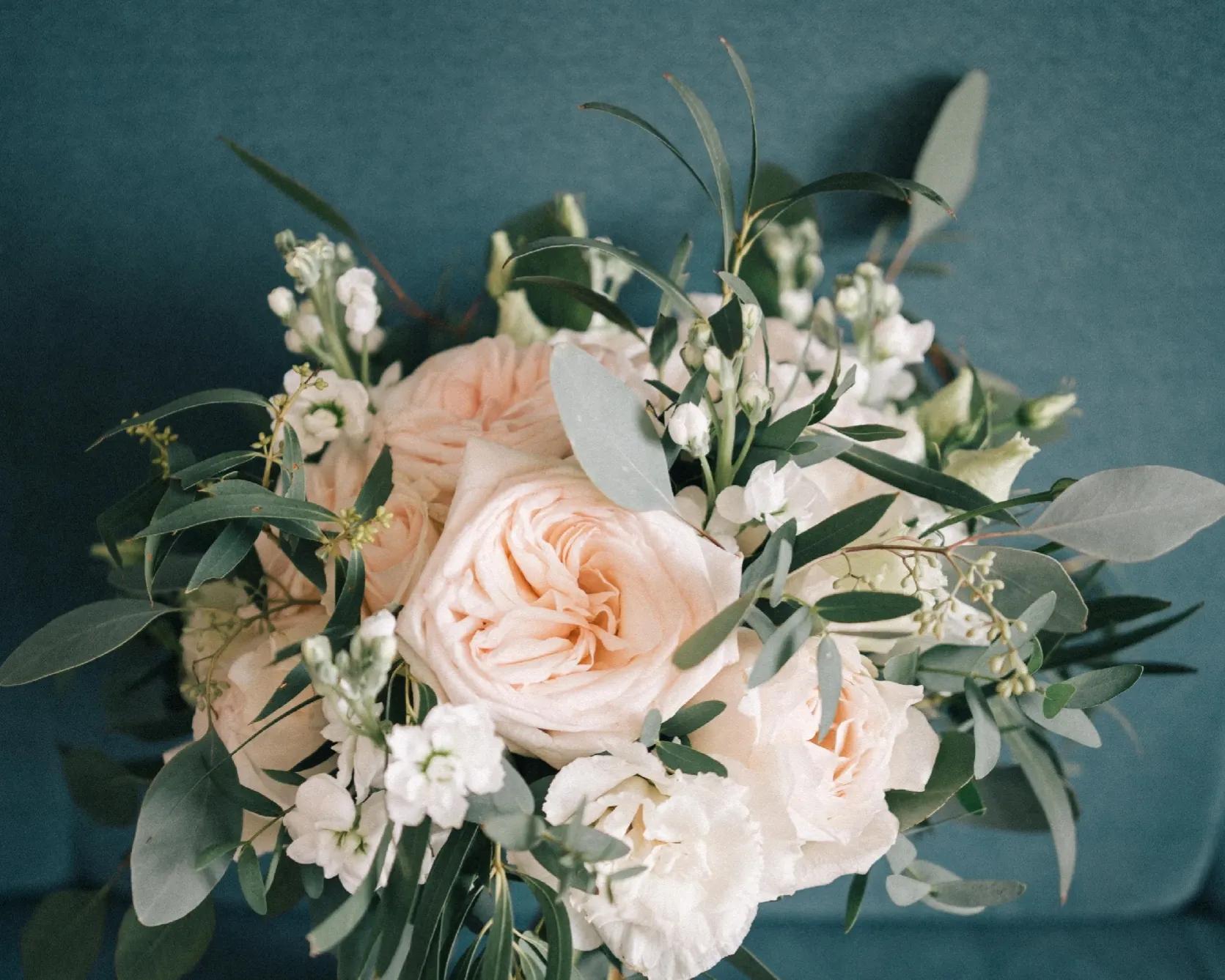 强强推理纯爱《空白罪状》，衣冠楚楚法官×混混样律师，剧情精彩