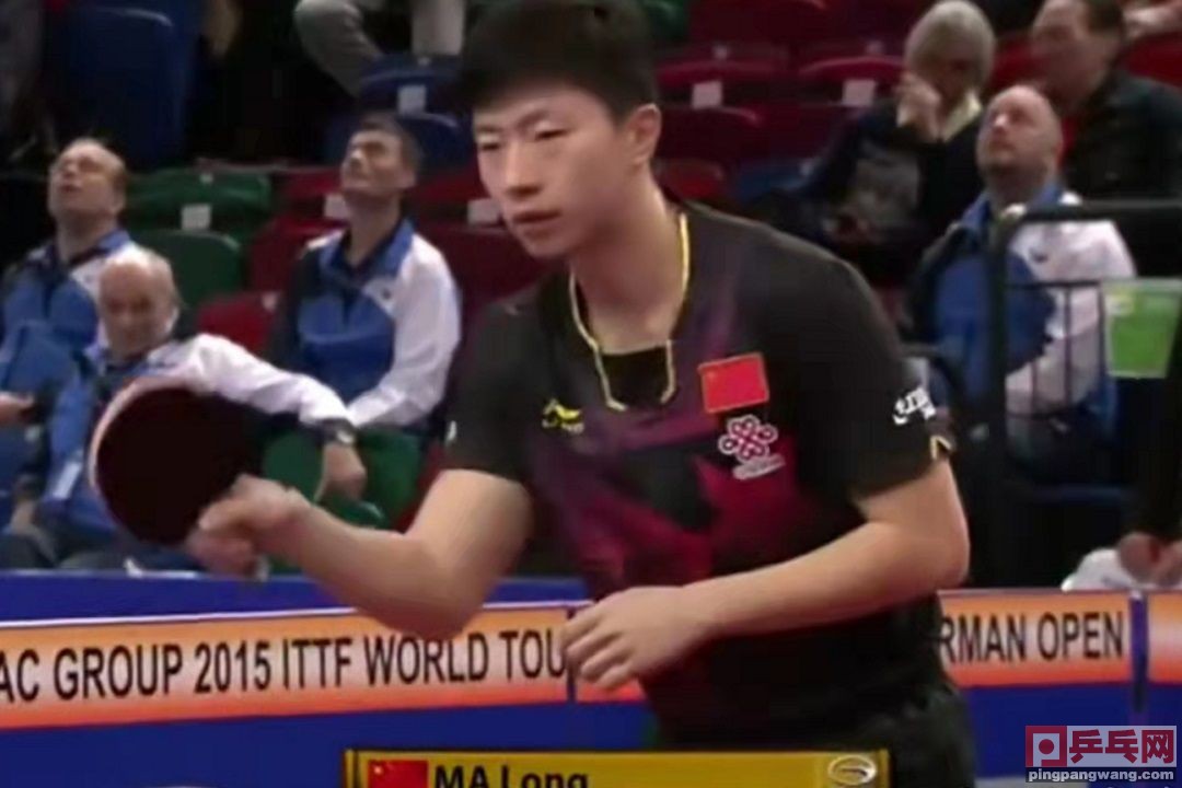 张继科vs马龙2016（马龙张继科7局大战，2015德国公开赛马龙大逆转，张继科跳出档板）-趣拿体育