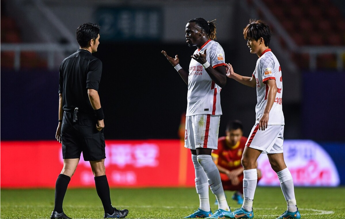 上港外援恩迪亚耶(上港买对人了!