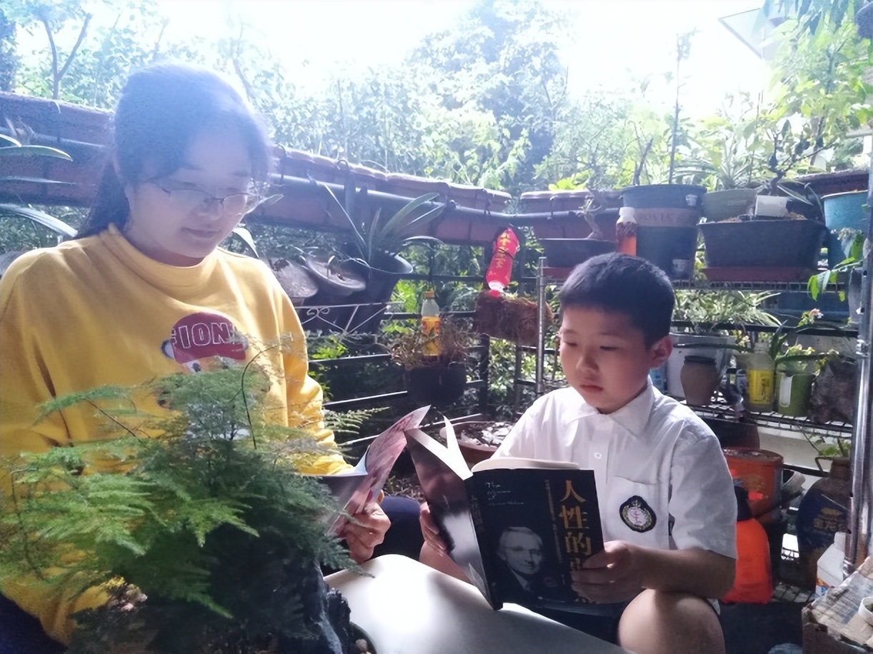 与书同行，不负春光——记天府新区华阳实验小学读书月活动