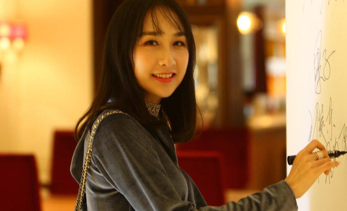 出道15年，爆红后绯闻不断，为何翟煦飞对他依旧不离不弃？