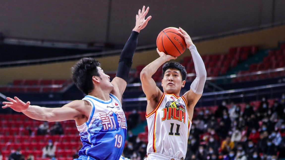 高登cba以前在哪里(从最佳球队到MVP，CBA前两阶段的8大奖项花落谁家？)