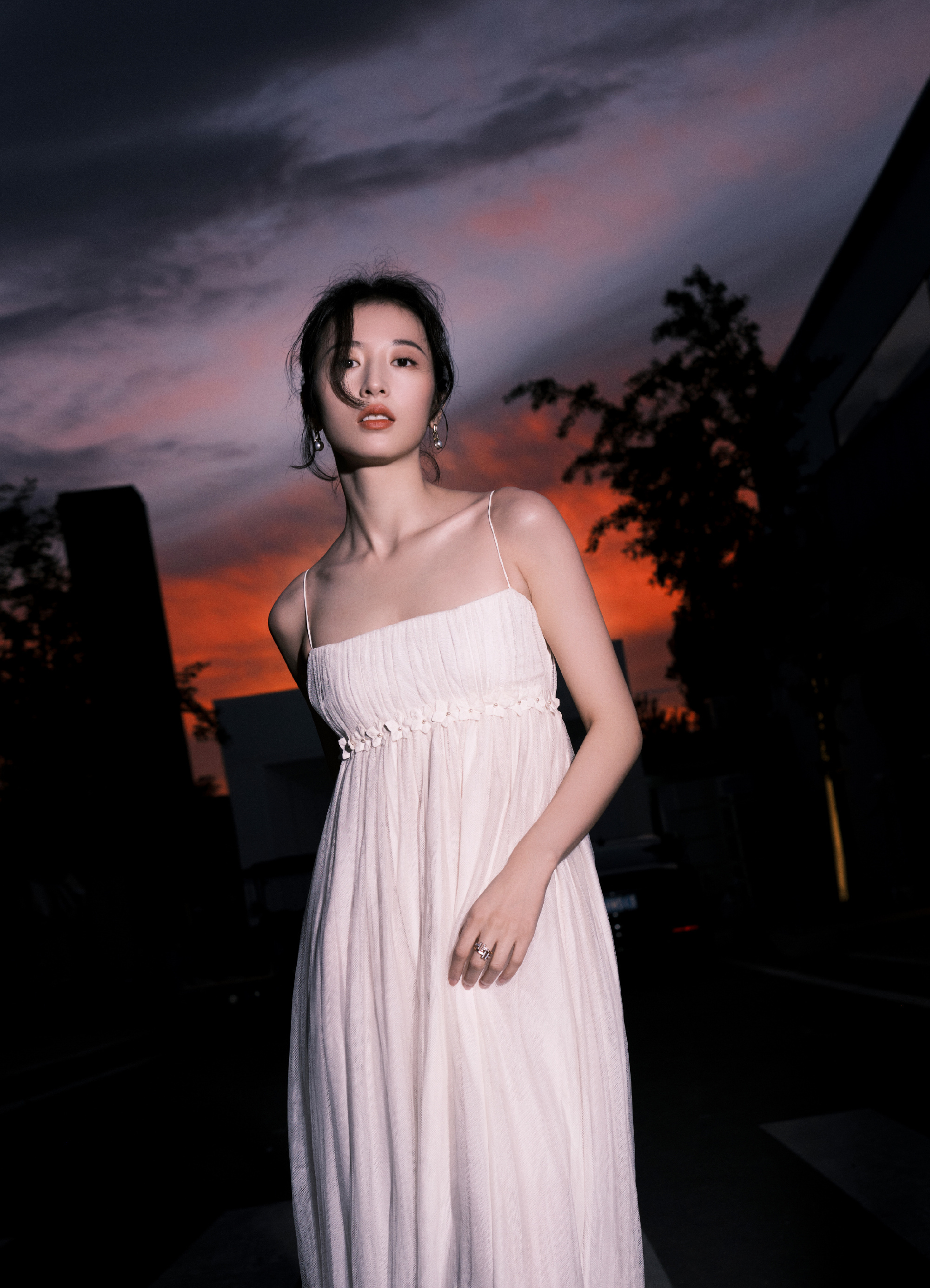 气质美女明星壁纸-周雨彤《爱情而已》