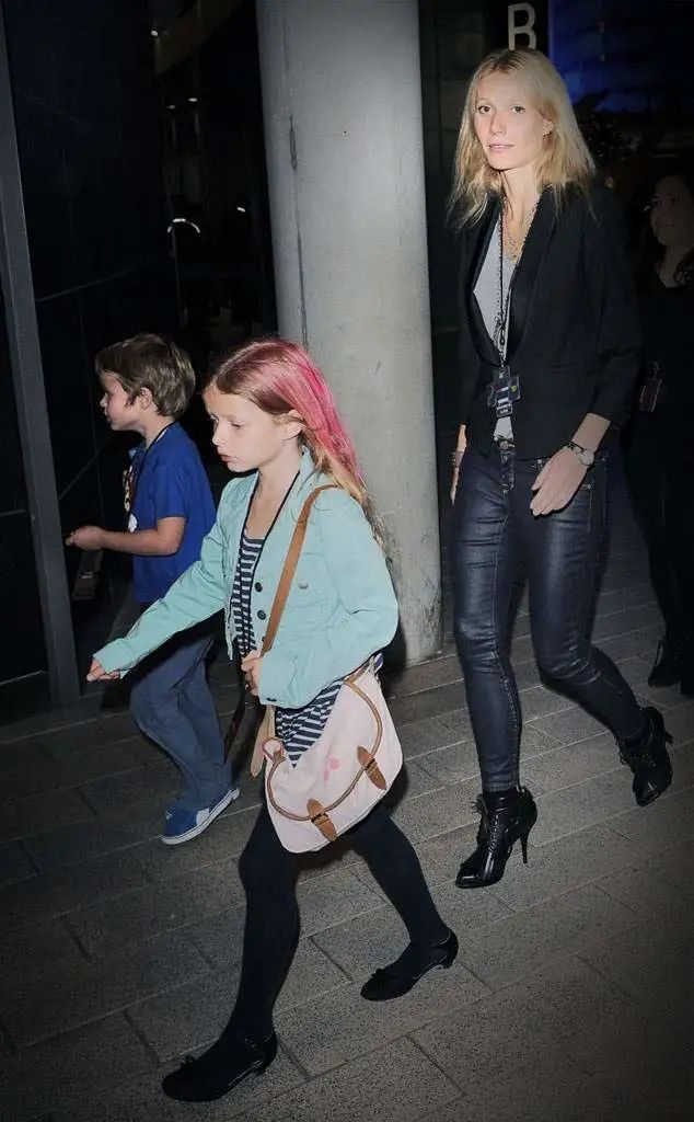 没长残！好莱坞神颜星二代近照曝光，网友惊呼认不出：长这么大了