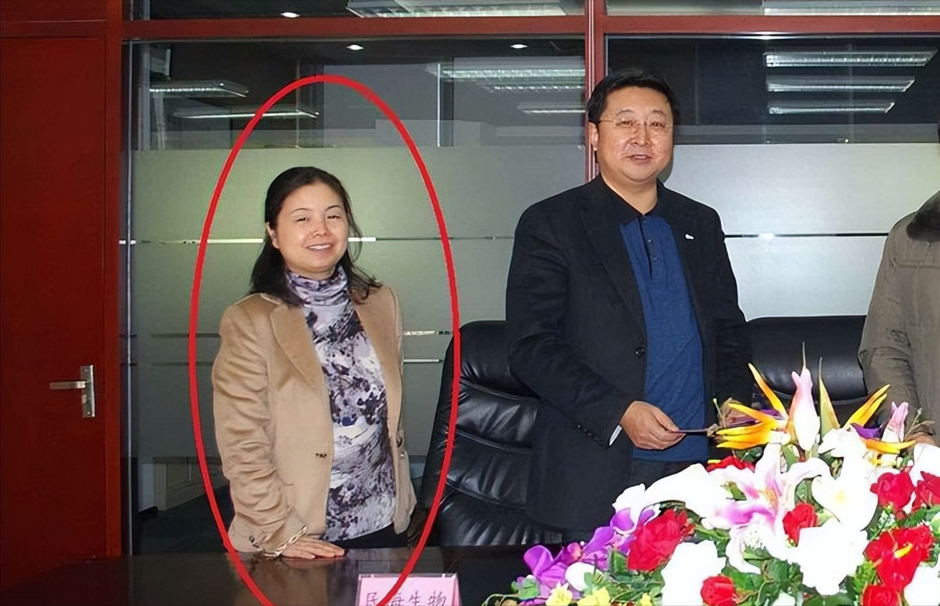 他研发出新冠疫苗,20年离婚被分走235亿,公司股价却飙升至千亿