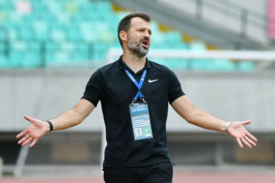 中国足球与日本电竞（中国国脚留洋日本J3联赛，引发日本网友热议：中超等于日丙水平？）