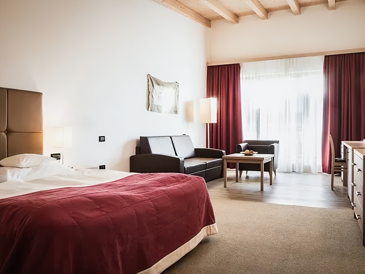 Hotel Schwarzschmied在葡萄园城堡里感受度假的氛围